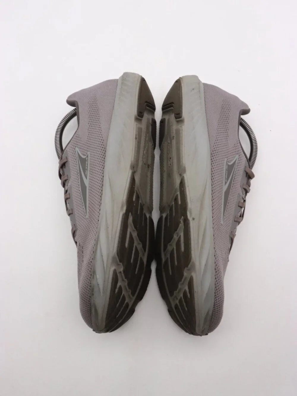 Altra Escalante 4 Men's Size 9 Gray Running Athletic Sneakers AL0A85NE220